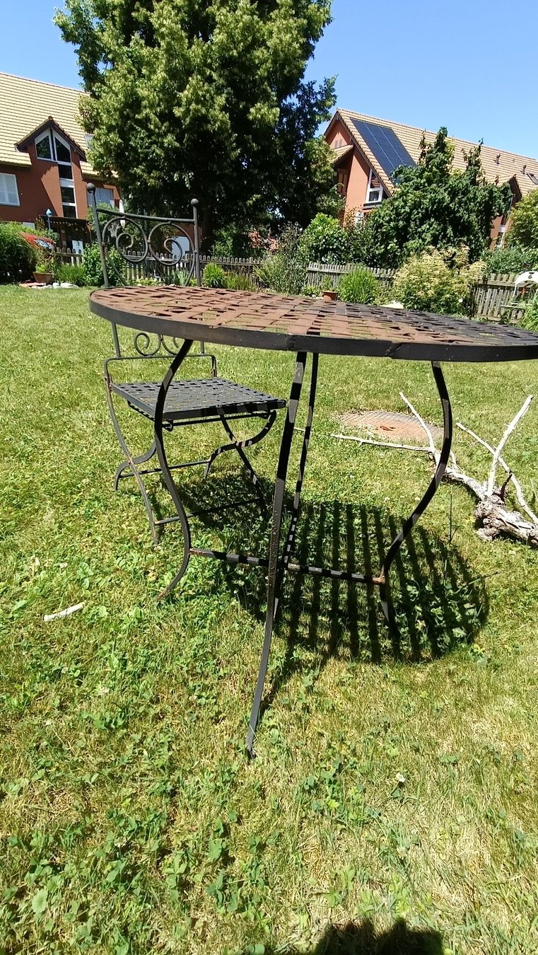 Tischset: Metallgartentisch mit Stuhl – Gebraucht aus Steffisburg von tut_s28q