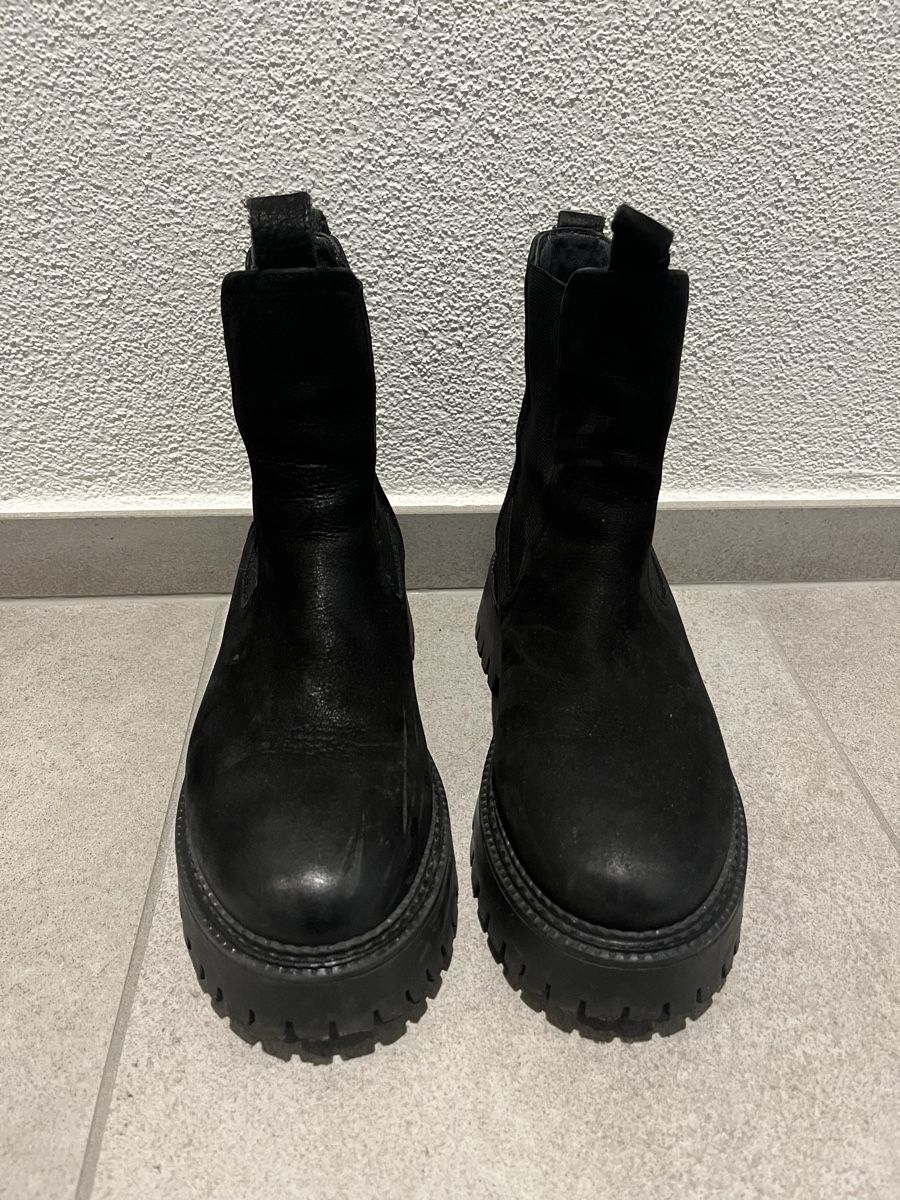 Scarpe da donna: Schwarze Winterstiefel, Gr. 38 – Usato da Eschenbach SG venduto da lena.0112