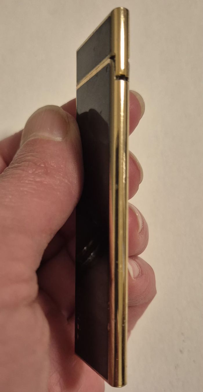 Zenith Accendini: Zenith Briquet Noir et Doré Vintage – Difettoso da Genève venduto da BKYB 2