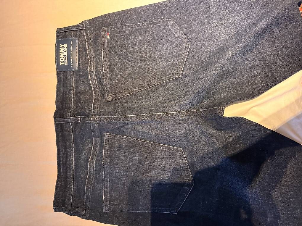 Jeans: Jeans Blau Tommy Hilfiger  – Usato da Regensdorf venduto da Jazmyn307 2