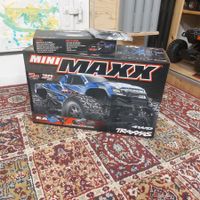 Traxxas mini maxx blau