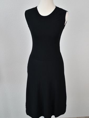 J. Lindeberg Kleid Gr.XS 83% Viskose neuwertig