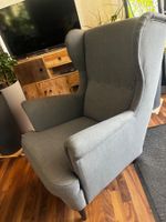 Ikea Ohrensessel und Hocker "Strandmon"