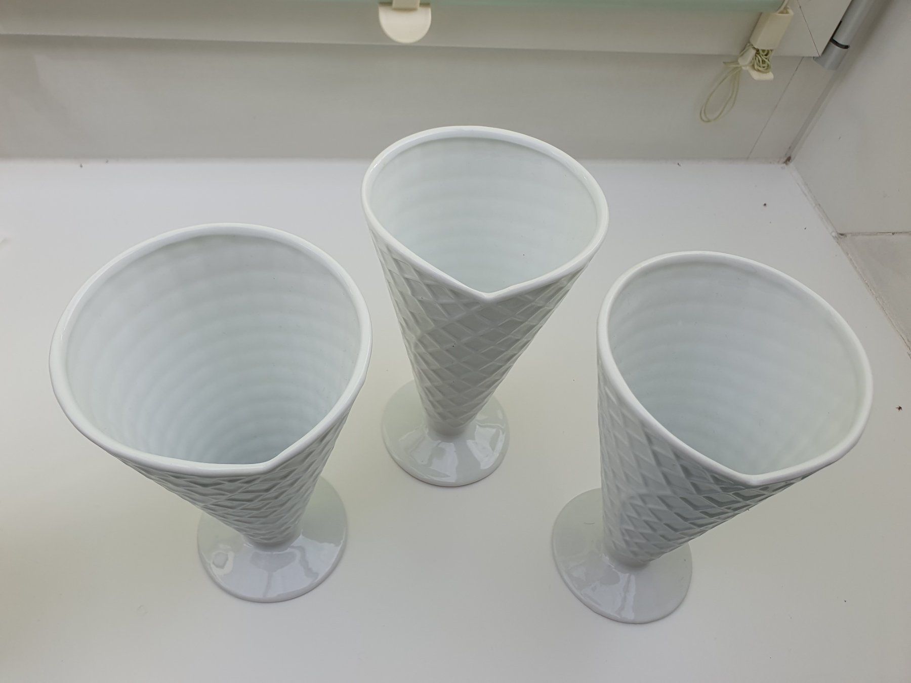 Bicchieri: 3x Eisbecher, Glacebecher, Dessertbecher, Cornet Waffel L... – Nuovo (secondo la descrizione) da Kloten venduto da Hektor44 1