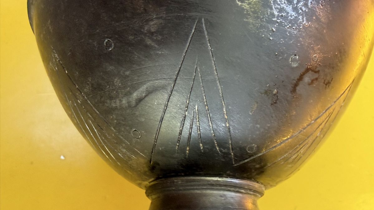 Vasi & Recipienti: Amphoriskos etruskisch Bucchero nero – Usato da Riedholz venduto da Frettchen63 7
