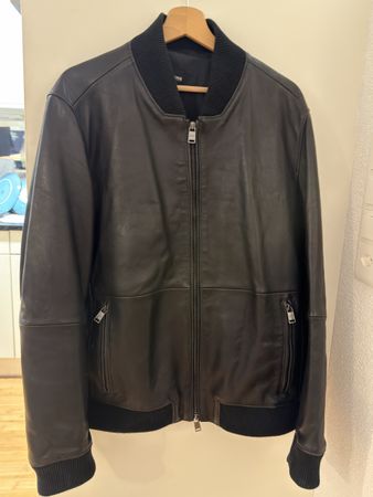 Giacca bomber Boss in pelle colore nero buone condizioni