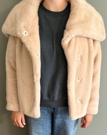 Flauschige Übergangsjacke in rosa