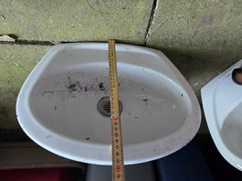 Kleines Wand-Lavabo aus Keramik, 30X33cm