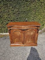Commode ancienne en bois massif, style unique