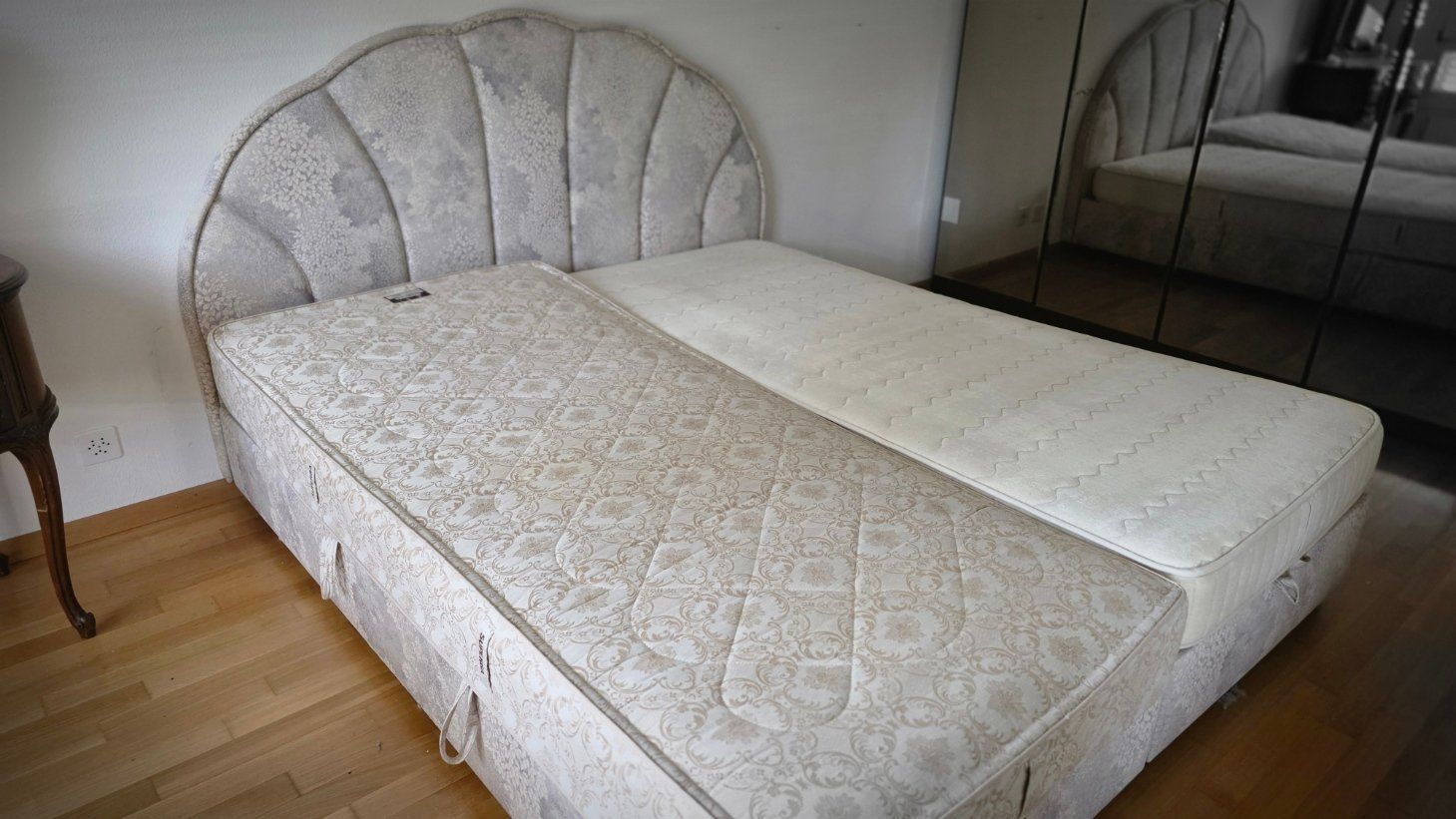 Lits: Bett mit Bettkasten und 2 Matratzen – D'occasion à Itingen par BrockSchopf 1