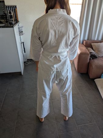 Karate-Anzug (Gi) von KWON mit weissem Gürtel, 150cm