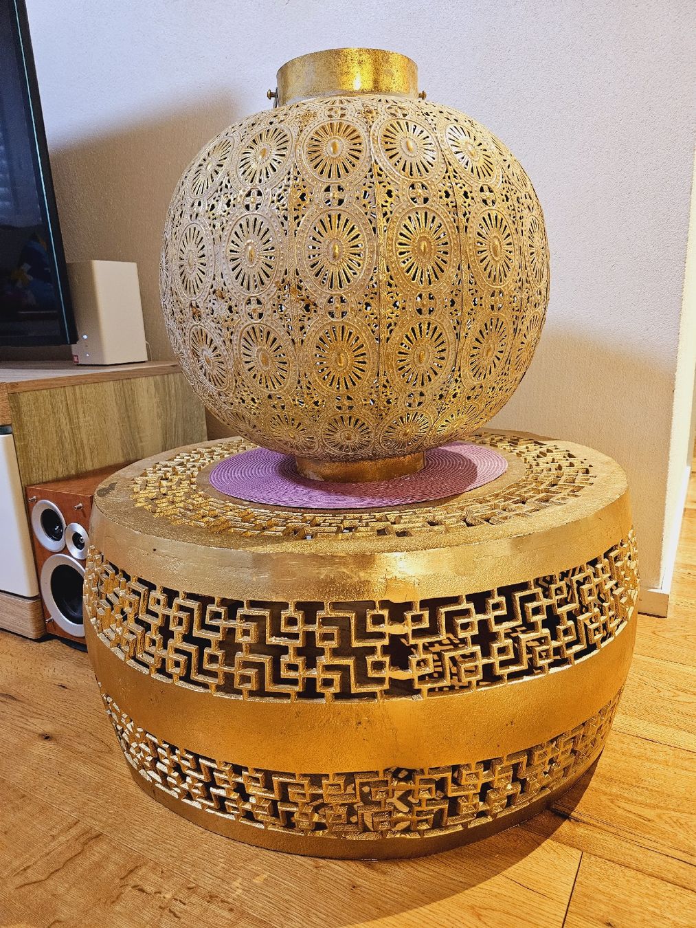 Kare Tavoli: KARE Design Coffee Table Cleopatra Ornament, goldig – Usato da Matzingen venduto da seme_products