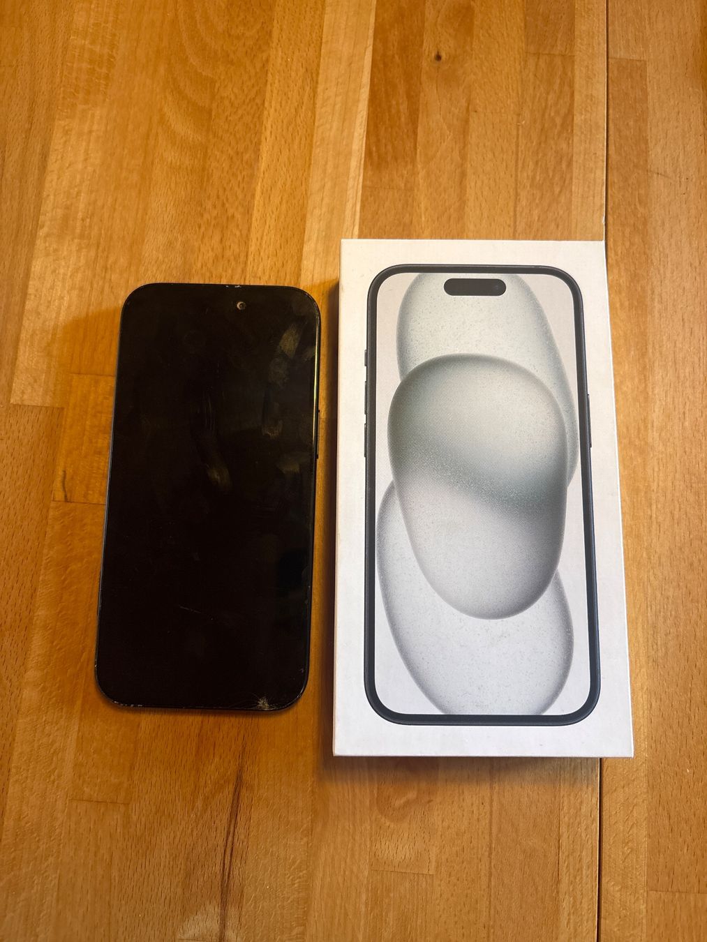 Apple Handys / Smartphones: Iphon 15 gebrauchter Zustand/ leichte Defekte  – Gebraucht aus Steckborn von bra_f7jy 5
