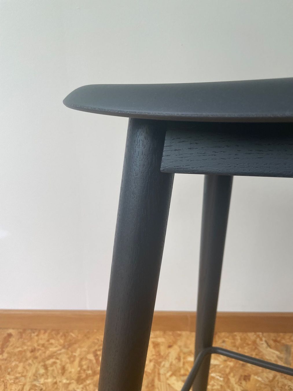 Sedie: Stuhl - Hocker von Muuto – Usato da Nesslau venduto da Wolzen 1