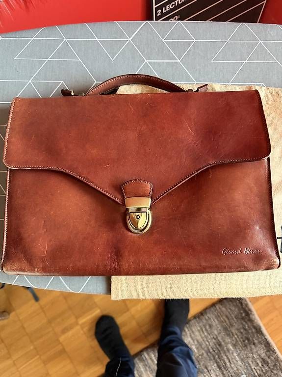Valigie & Borse: Porte documents Gérard Hénon – Nuovo e nell'imballaggio originale da Arvillard (Salins) venduto da Taniguchi