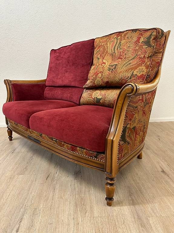 Divani: Vintage Lounge Sofa mit rotem Samtbezug – Usato da Obernau venduto da Arche_Noah_Brocki 1