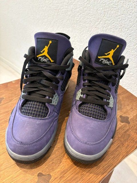 Nike Herrenschuhe: Nike Air Jordan 4 Retro – Neu und originalverpackt aus Neuchâtel von man_h9fp 4