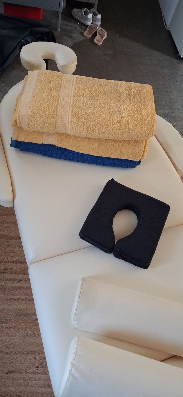 Lettini & sedie per cosmetici: Table de massage et accessoires – Usato da Biel/Bienne venduto da mimibi 2