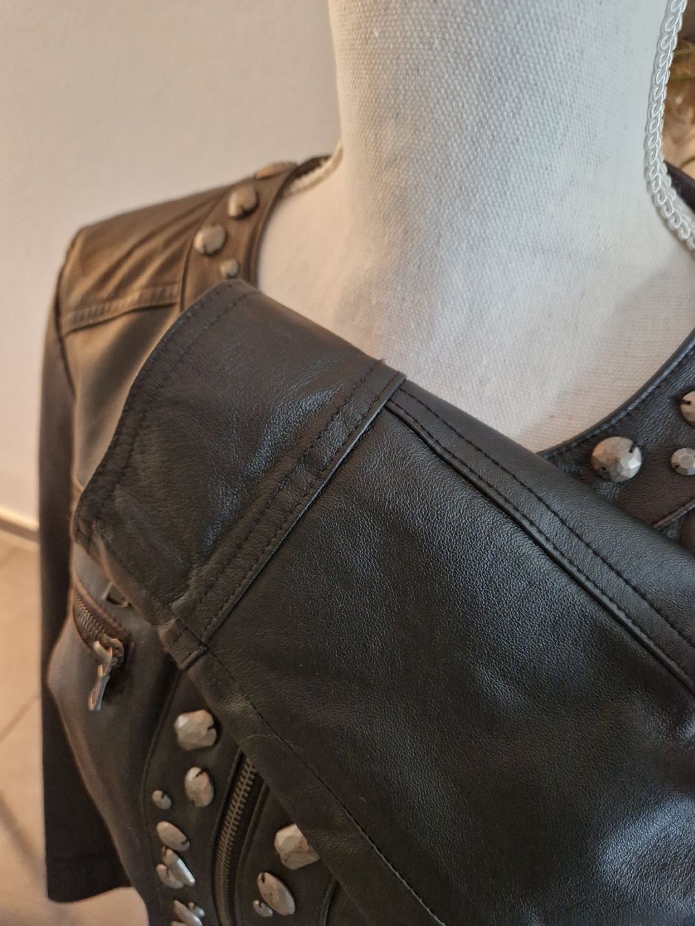Cappotti: Mandarin Kurzmantel Lederjacke – Usato da Zweidlen venduto da Katze3333 5