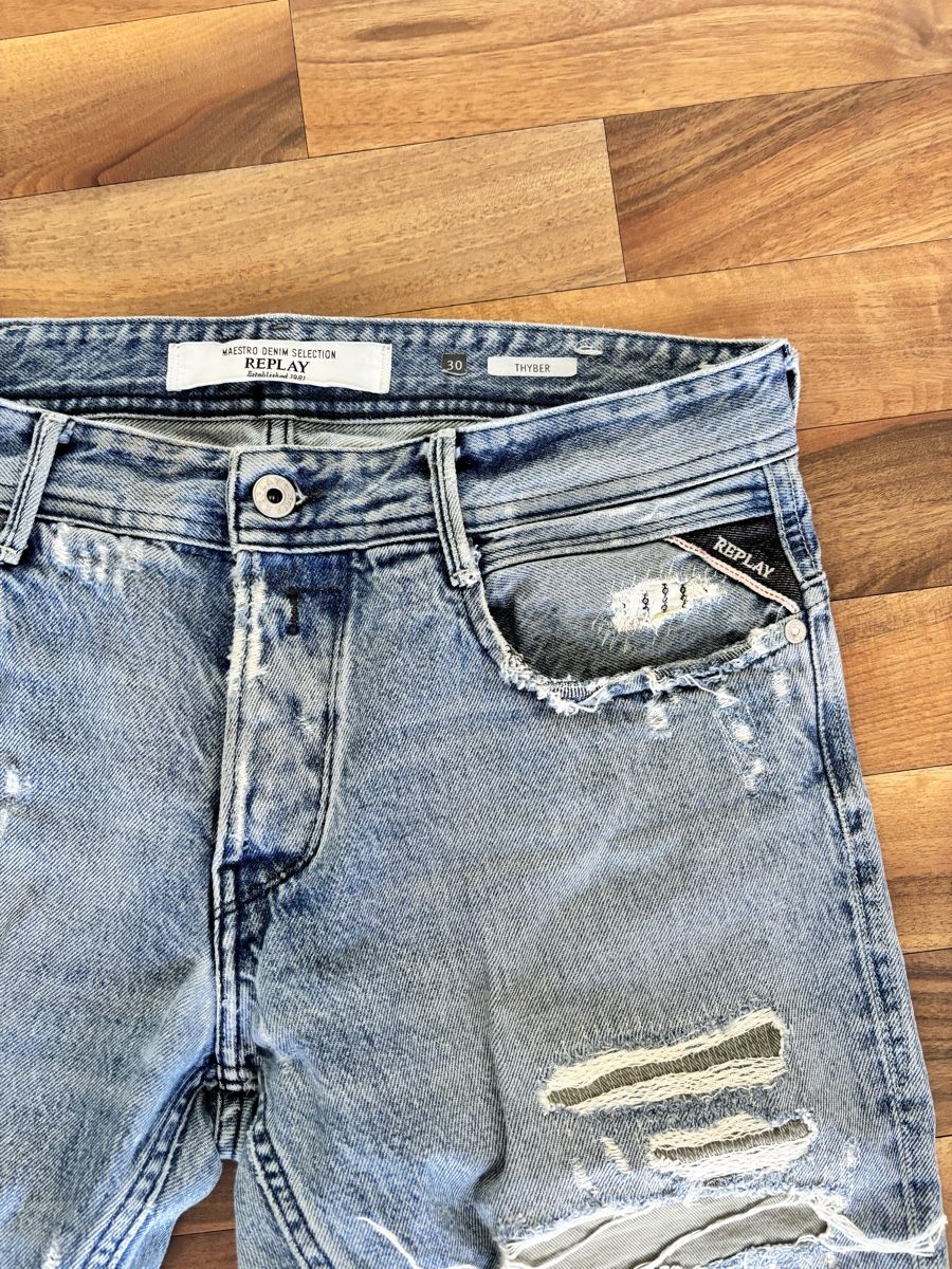 Replay Jeans: Replay Jeans, THYBER, Gr.30, hellblau, modisch destroyed – Usato da Embrach venduto da Roniiii 2