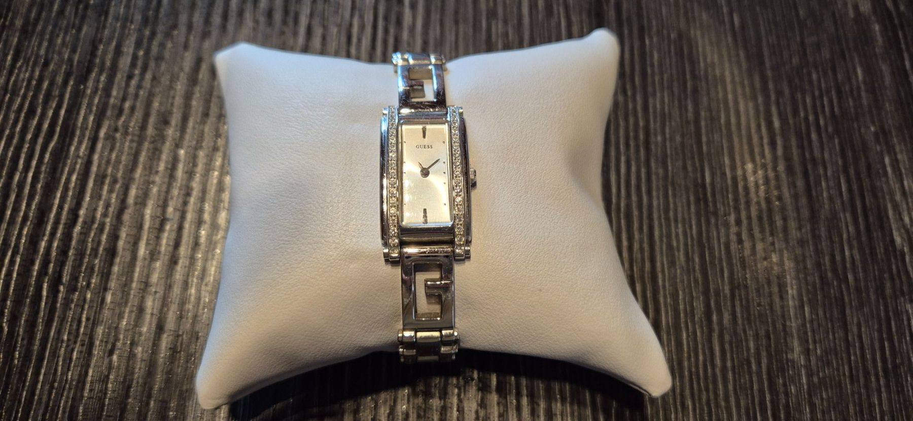 Guess Montres: Montre Guess – D'occasion à Troistorrents par ell_6fws 2