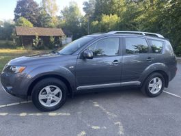 Mitsubishi Outlander 4x4 – ab Service – AHK– 8-fach bereift 