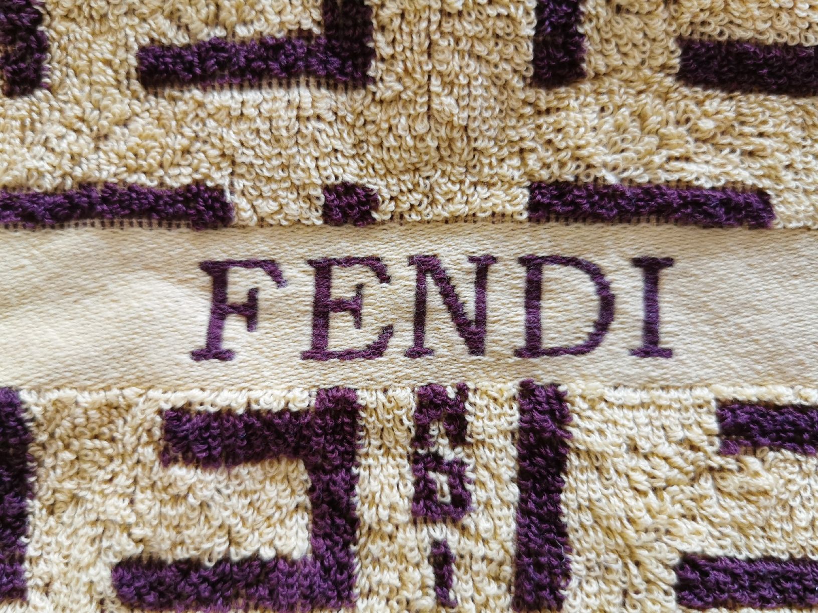 Fendi Teli da bagno: Fendi zwei Reise Tücher – Nuovo (secondo la descrizione) da Schlieren venduto da vlalif 5