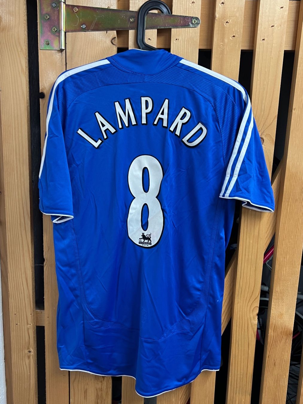 Adidas Canottiere & Pantaloni: Chelsea Trikot Lampard 2006-2007 – Usato da Cully venduto da DealerPrice