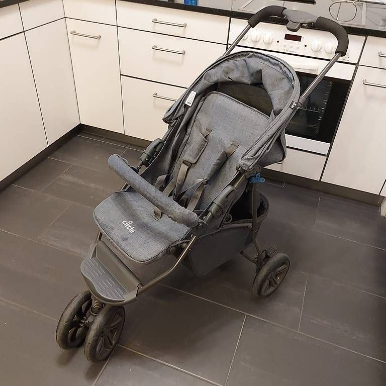 Carrozzine: Kinderwagen Buggi Circel – Usato da Oensingen venduto da lady1 1