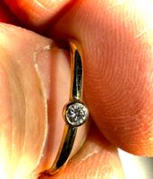 Edler Solitär aus 18 Karat Gelbgold mit natürlichem Diamant