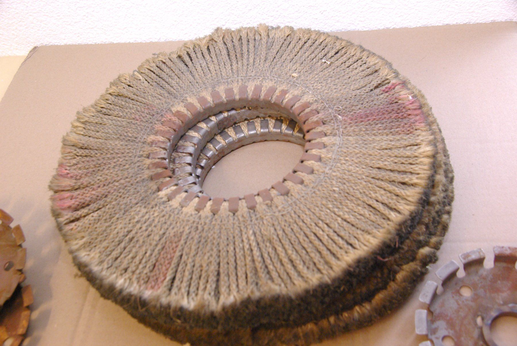 Altro per la casa: Grosse Tierbürsten mit metall Aufnahmen – Usato da Herisau venduto da Cevianer1844 7