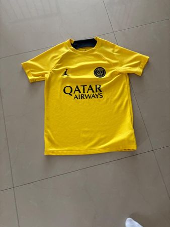PSG Jordan Trikot Gelb, Grösse M, neuwertig & top für Sport!