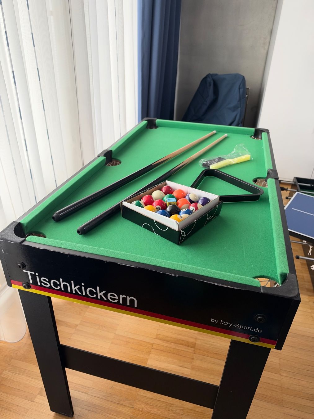 Spiele: Izzy 4-in-1 Multikicker Kickertisch 28kg – Gebraucht aus Wallisellen von Alfredt 4