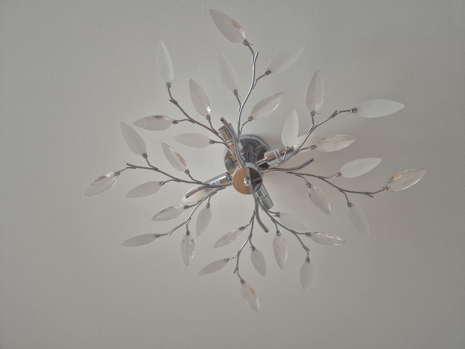 Kronleuchter & Deckenlampen: Elegante Deckenlampe mit Glasblättern – Gebraucht aus Zürich von elenoirecb