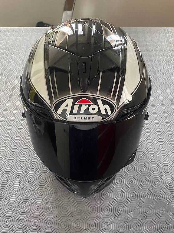 Caschi & visiere: Casque Airoh GP500 taille M – Usato da Forel (Lavaux) venduto da th1984