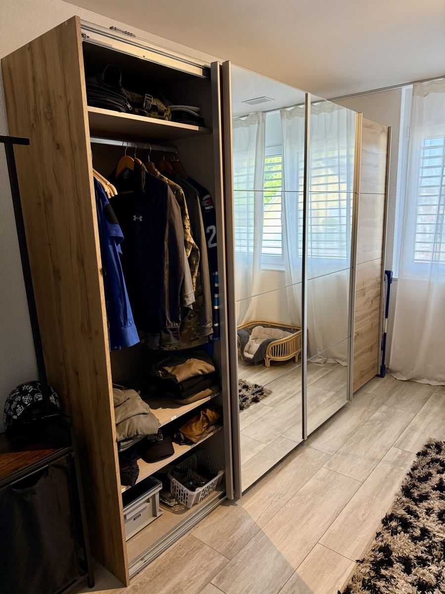 Schränke: Grosser Kleiderschrank mit Spiegeltüren – Gebraucht aus Feuerthalen von man_yc7y 2