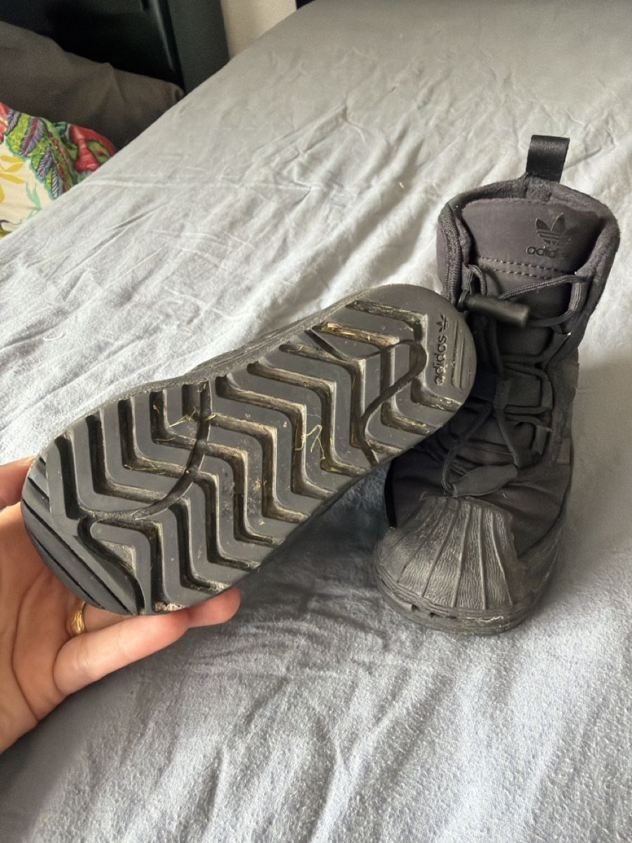 Adidas Scarpe per ragazzi: Adidas Winterstiefel Kinder Grösse 22 – Usato da Laufen venduto da le-noumi 3