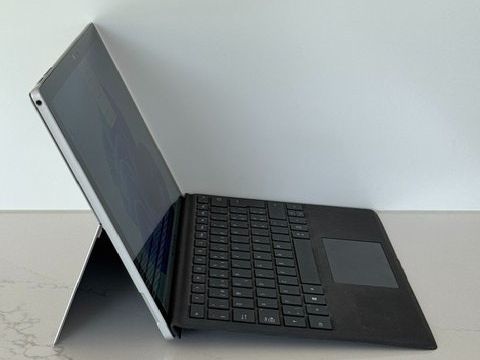 Microsoft Tablet PC: Surface Pro 5, ab 1 Fr. – Usato da Frauenfeld venduto da Vlati 1