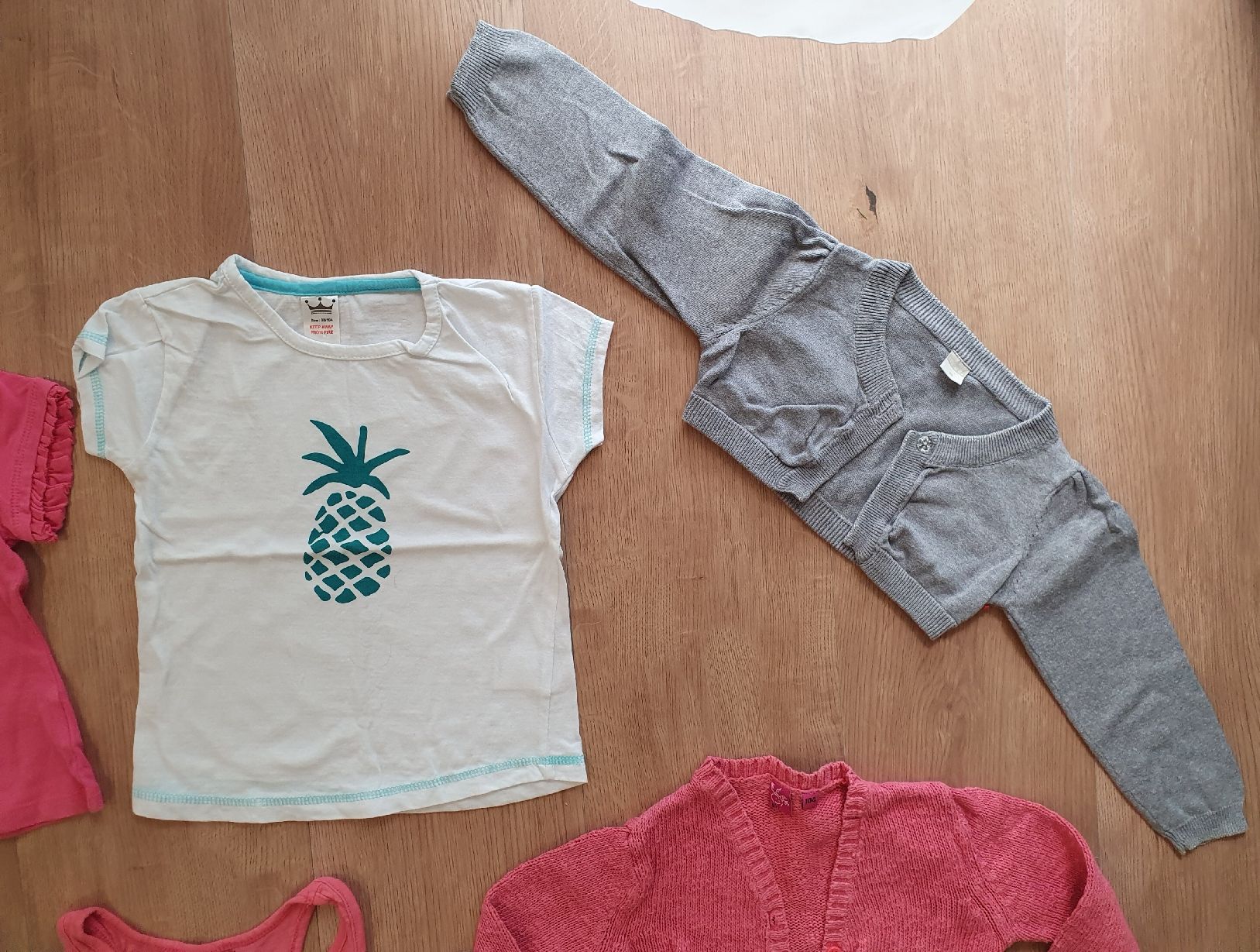 Lotti & Set di vestiti: Mädchen Kleiderpaket Gr 98/104 – Usato da Niederönz venduto da STI88 5