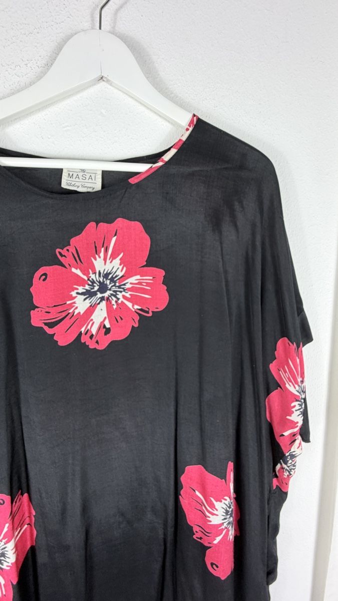 Tuniken: Masai Tunika mit roten Blumenmuster – Neu (gemäss Beschreibung) aus Biel-Bienne von Interstate 2