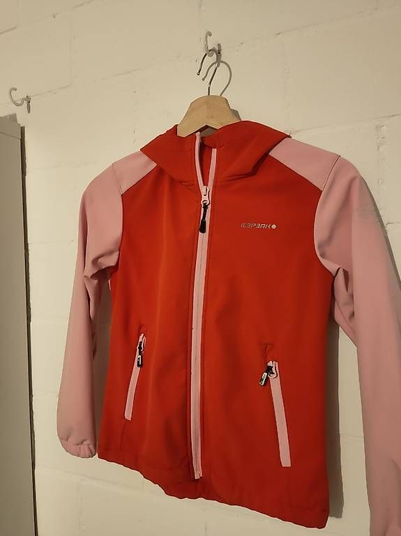 Jacken & Mäntel: Icepeak Softshel Gr. 140 – Gebraucht aus Ennetaach von Sigrist