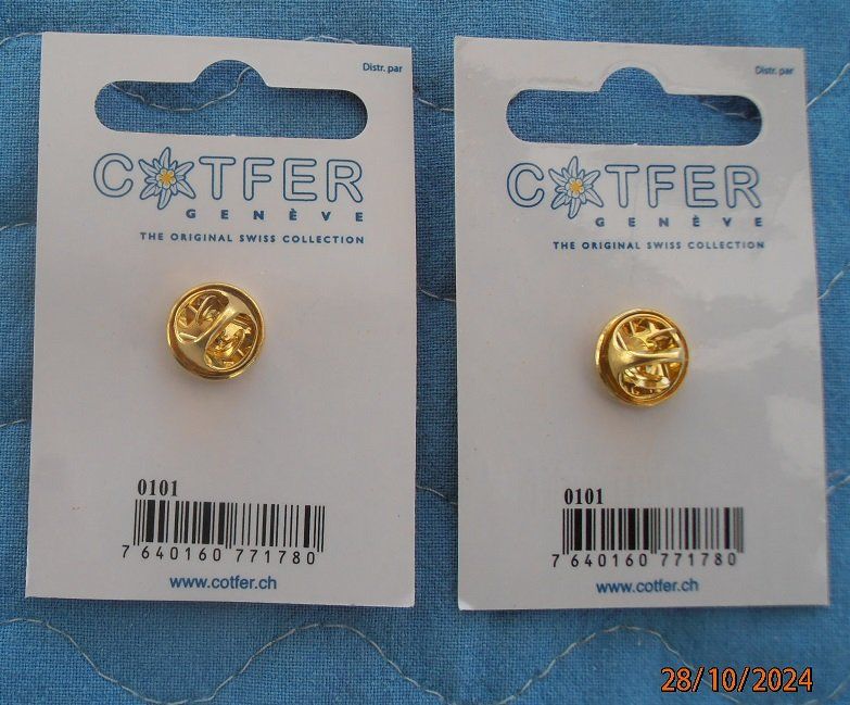 Swiss Plaketten & Abzeichen: 2 neue "PIN MIT SCHWEIZERKREUZ" – Neu und originalverpackt aus Gossau SG von Roco1 1