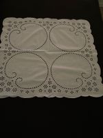 Deckchen/Mitteldecke weiss  60x62cm