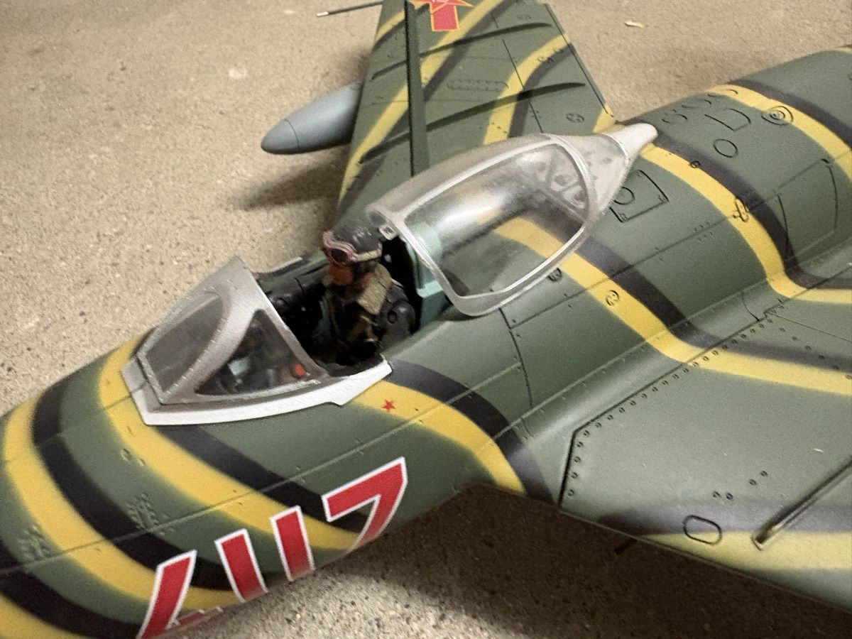 Kits de montage: Elite Force Mig 15 1/18 – D'occasion à Villarimboud par hampton2012 1