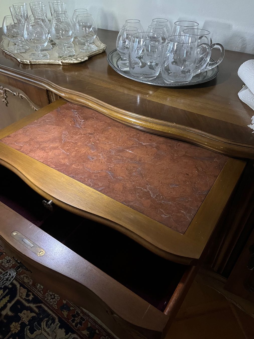 Credenze: Schönes Buffett im Louis XV Stil – Usato da Solothurn venduto da Bobesch08 8
