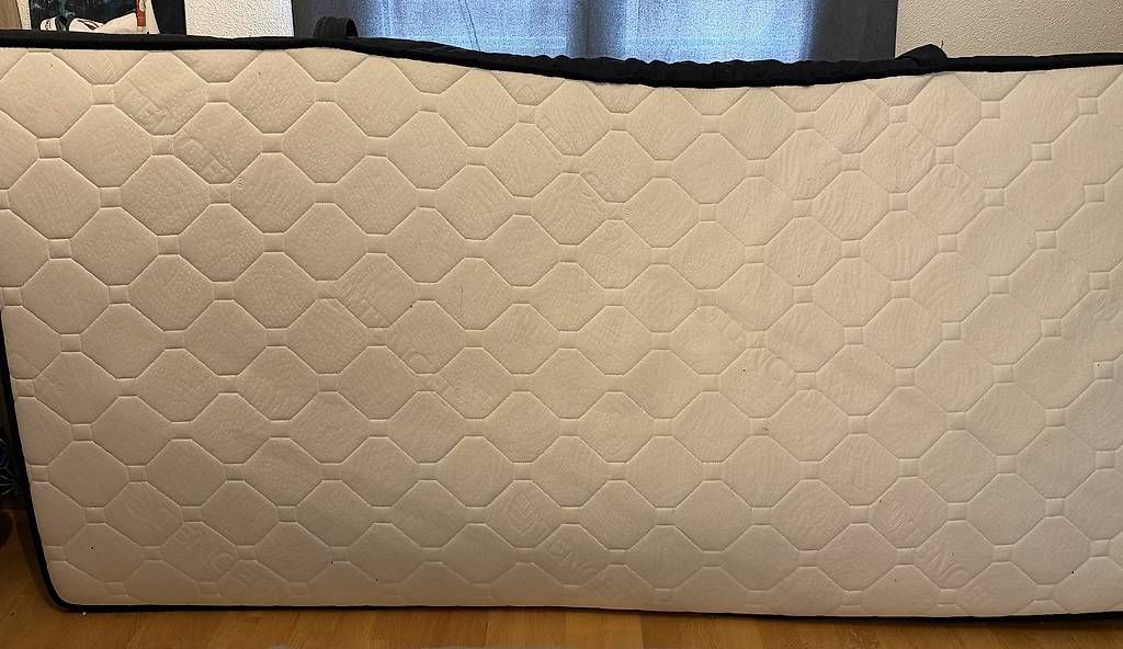 Jysk Materassi: Matraze- Dreamzone spring mattress gold S4 – Usato da Grünenmatt venduto da mikifanki
