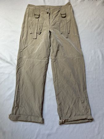 Hose in beige, Gr. 38, leichte Sommerhose für warme Tage.