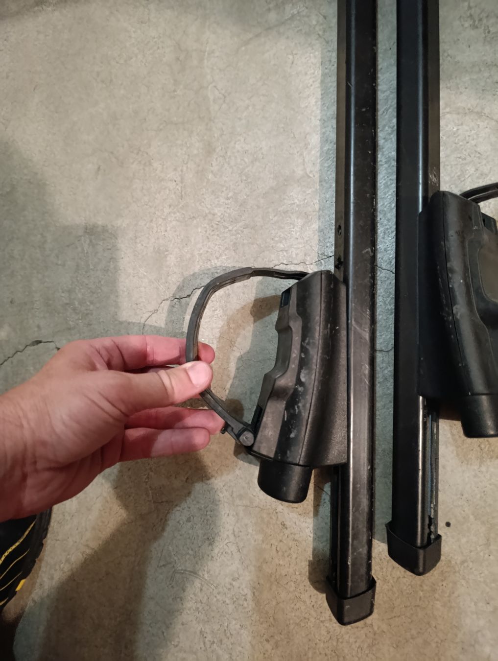 Thule Dachträger: Barre de toit Dacia Duster  – Gebraucht aus Lavey-Village von pas_7xd2 3