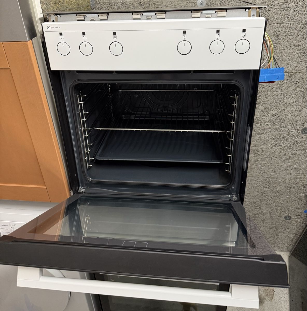 Electrolux Forni: Backofen & Keramik Kochfeld Electrolux 55Cm Ch Norm – Usato da Kilchberg ZH venduto da Rei_9 5