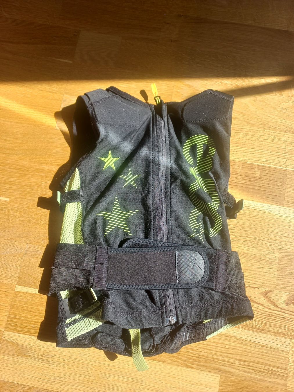 Evoc Protezioni & Imbottiture: Protection dorsale enfant Evoc – Usato da La Tour-de-Peilz venduto da Gilbrtogil